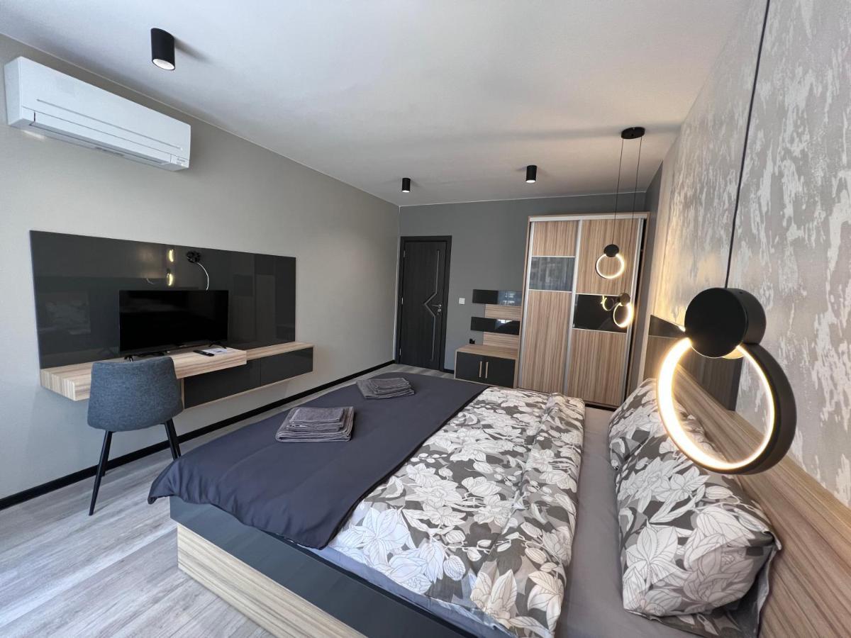 A-Brilliant, New! Spacious & Modern Apartment In Varna Whit Garage Экстерьер фото