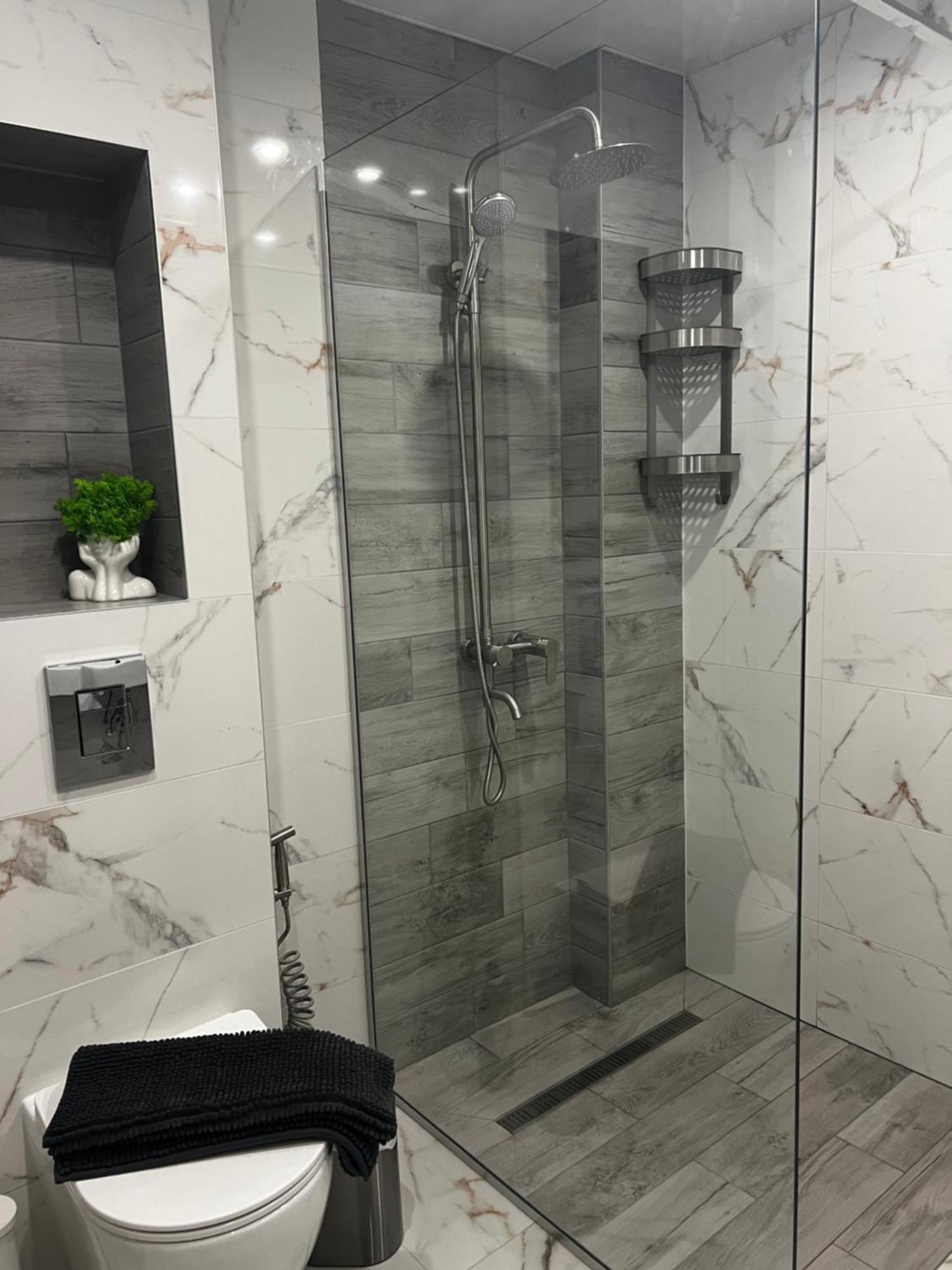 A-Brilliant, New! Spacious & Modern Apartment In Varna Whit Garage Экстерьер фото